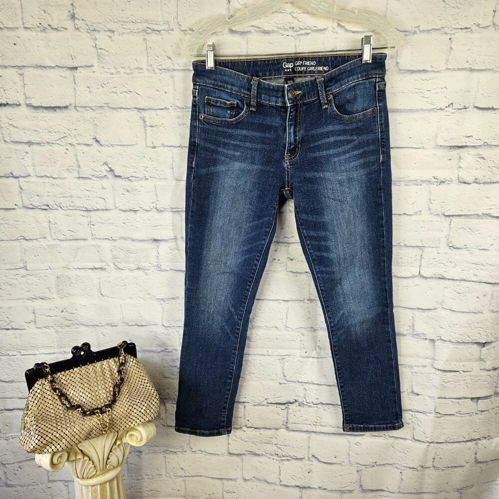 GAP Size 2 / 26s Short Girlfriend Jeans Medium Wash Mid Rise Stretch Womens - Picture 2 of 10